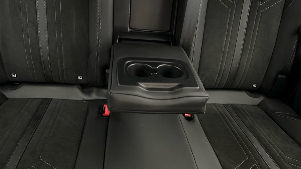 Rear Armrest/ Cup Holder