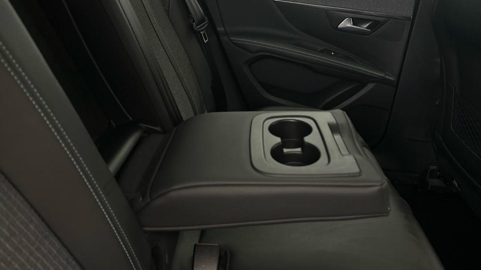 Rear Armrest/ Cup Holder