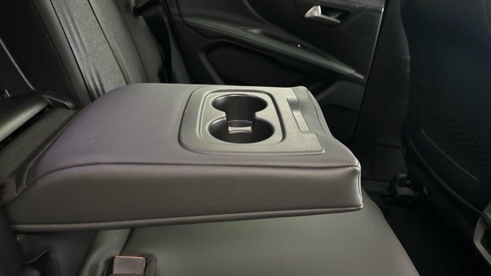 Rear Armrest/ Cup Holder