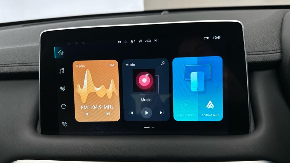 Apple Car Play & Android Auto