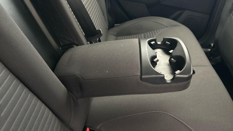 Rear Armrest/ Cup Holder