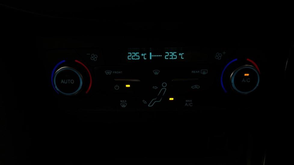 Air Conditioning /Dual Climate Control 