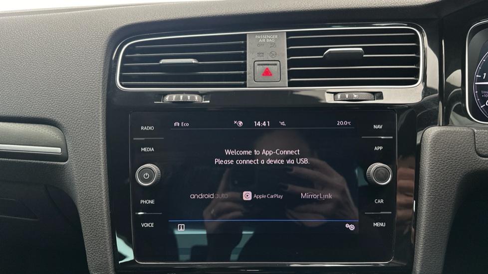 Apple Car Play & Android Auto