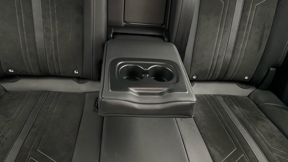 Rear Armrest/ Cup Holder