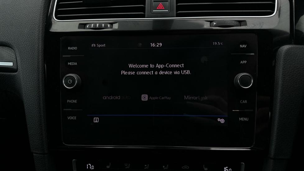 Apple Car Play & Android Auto