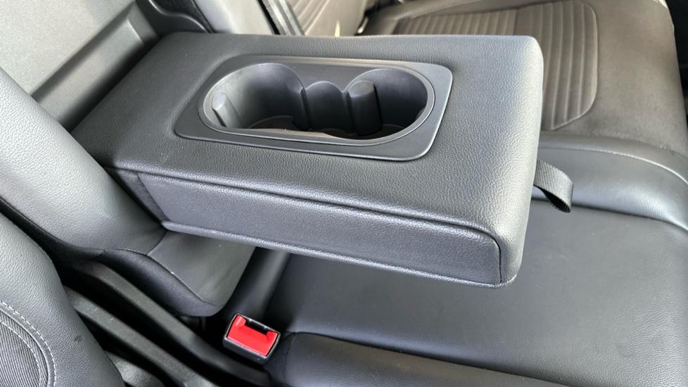 Rear Armrest/ Cup Holder