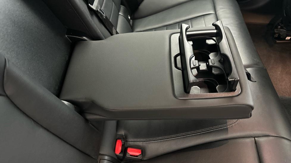 Rear Armrest/ Cup Holder