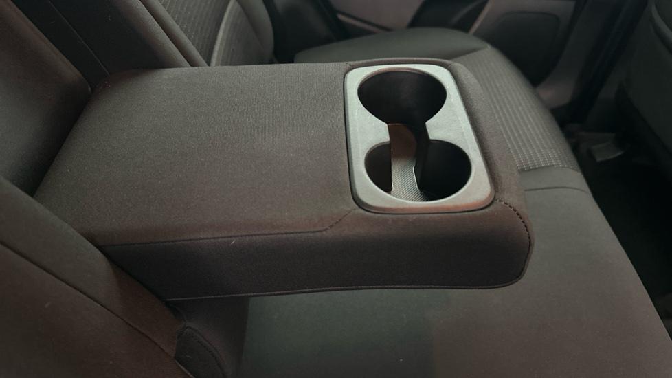 Rear Armrest/ Cup Holder