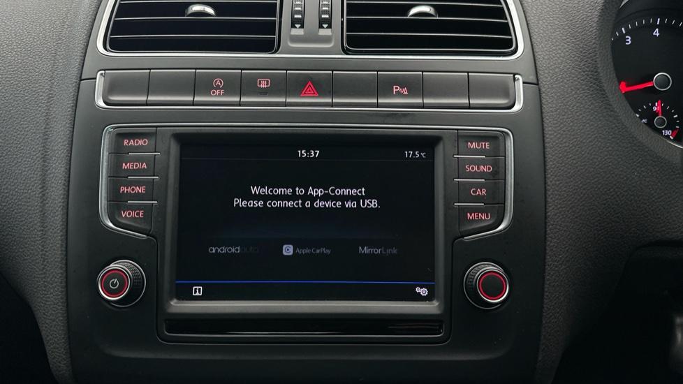 Apple Car Play & Android Auto