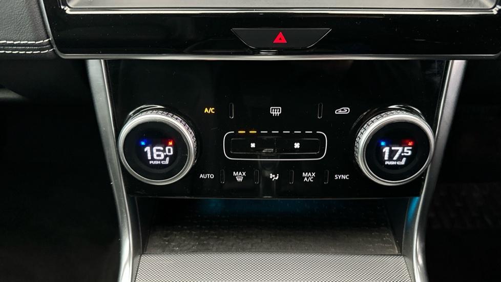 Air Conditioning /Dual Climate Control /Heated Seats 