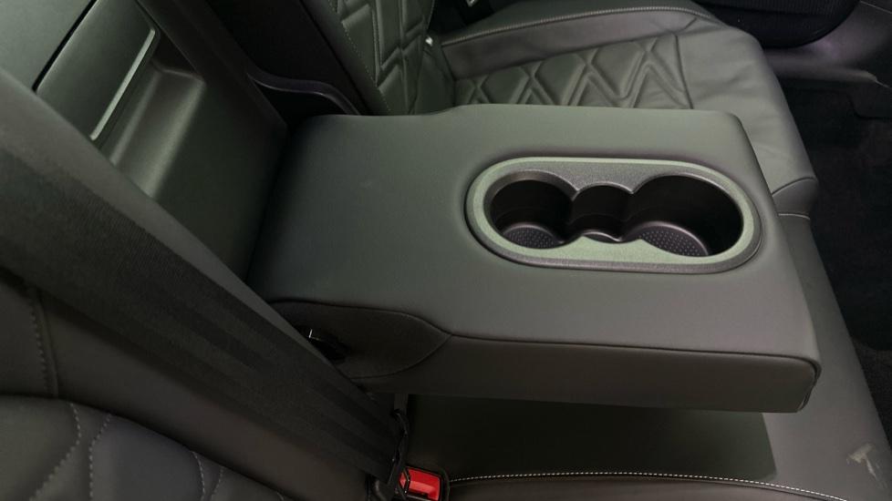 Rear Armrest/ Cup Holder