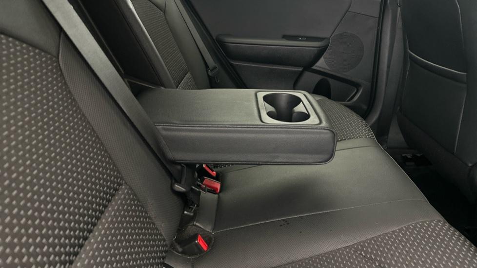 Rear Armrest/ Cup Holder