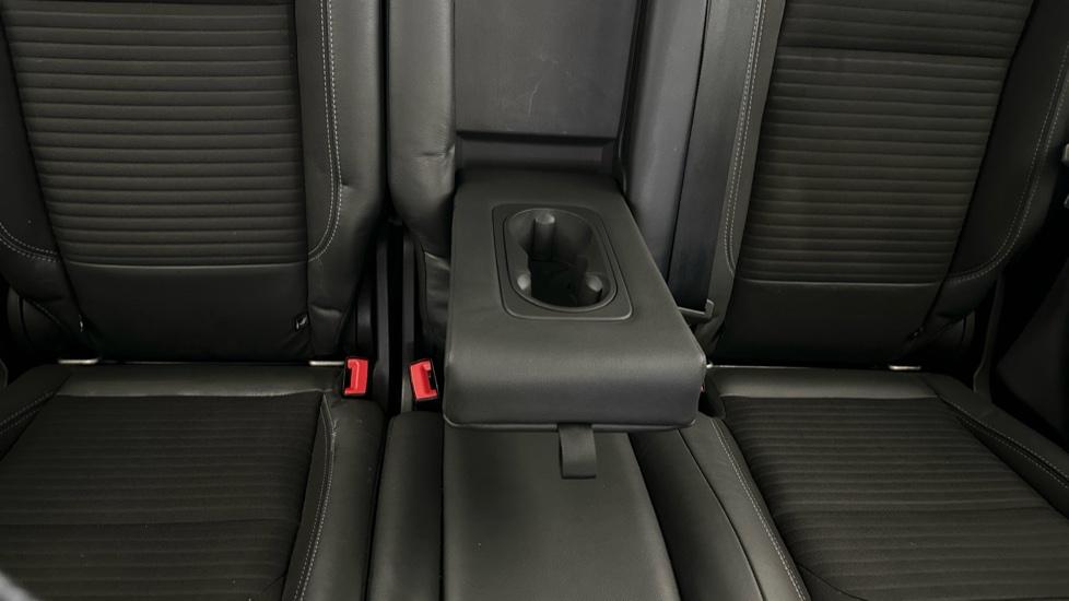 Rear Armrest/ Cup Holder