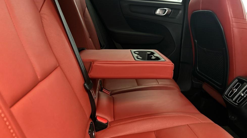 Rear Armrest/ Cup Holder