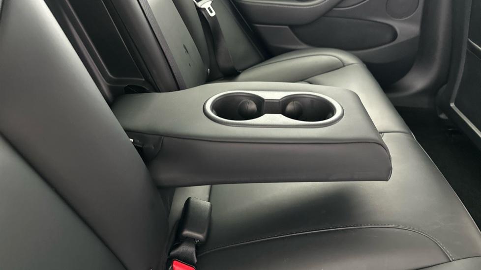 Rear Armrest/ Cup Holder