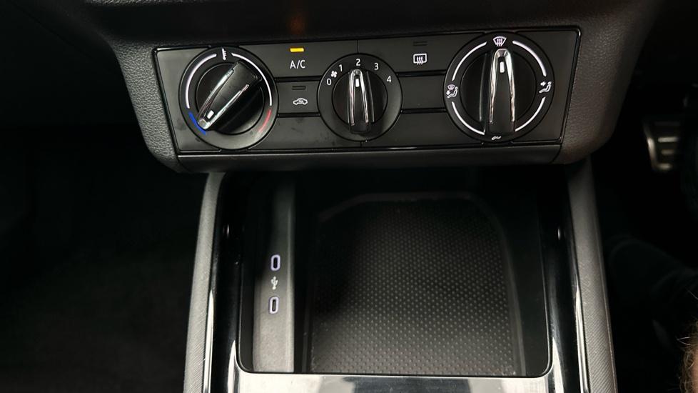 Air Conditioning /Dual Climate Control 