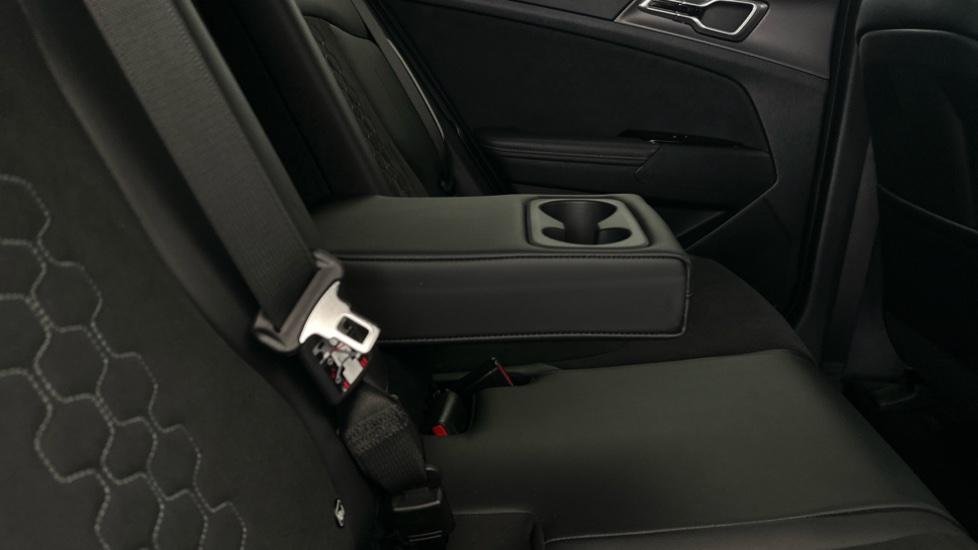 Rear Armrest/ Cup Holder