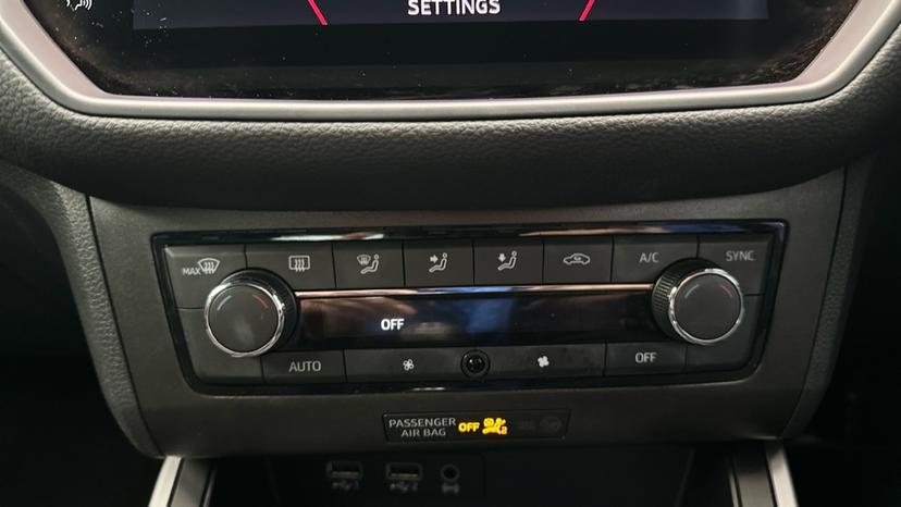 Air Conditioning /Dual Climate Control 