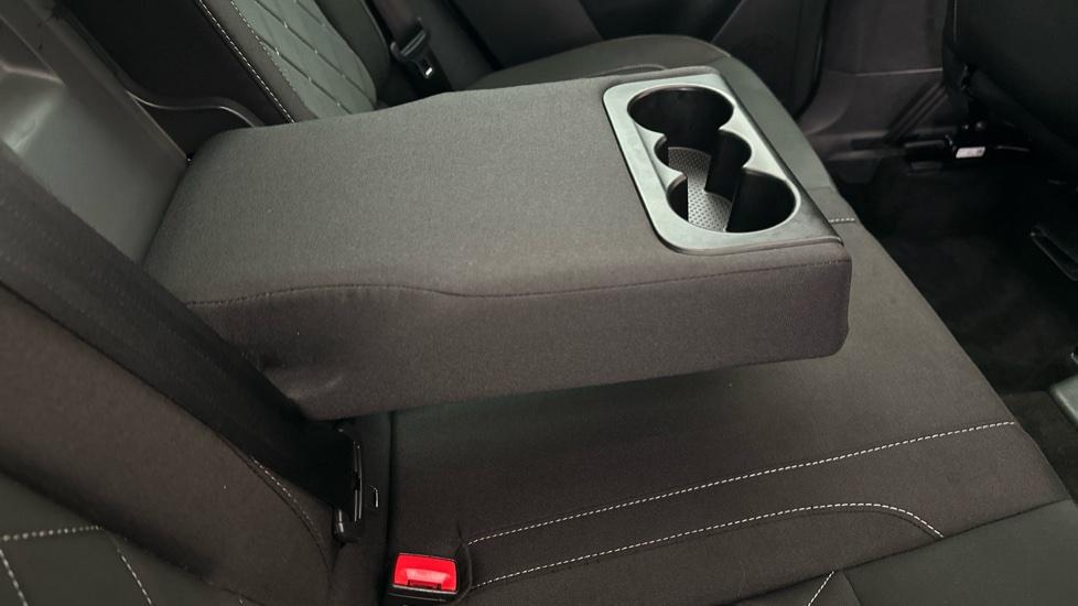 Rear Armrest/ Cup Holder