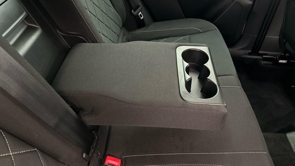 Rear Armrest/ Cup Holder