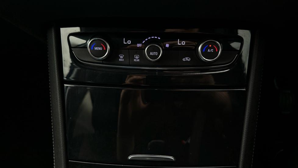 Air Conditioning /Dual Climate Control 