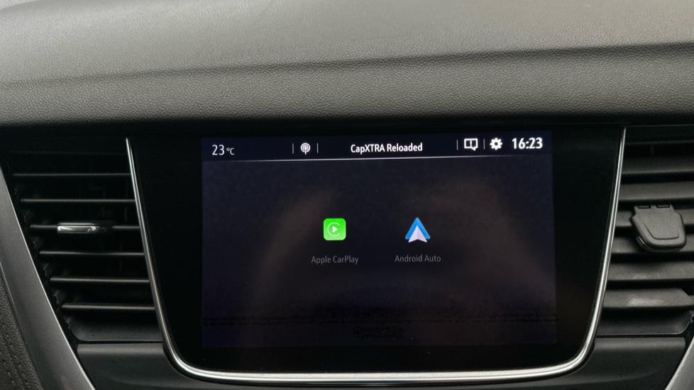 Apple Car Play & Android Auto