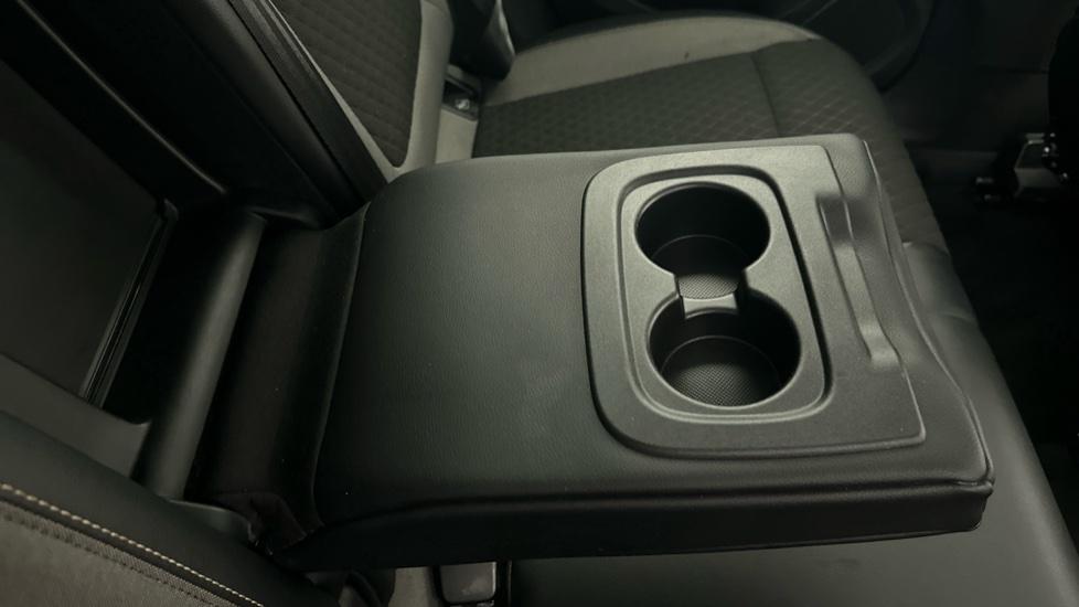 Rear Armrest/ Cup Holder