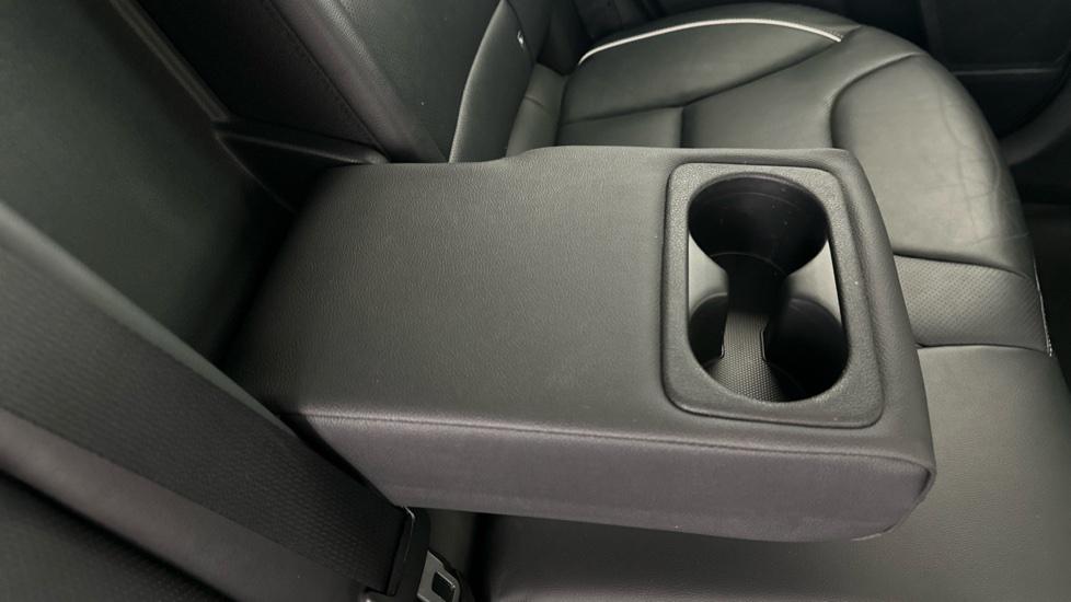 Rear Armrest/ Cup Holder