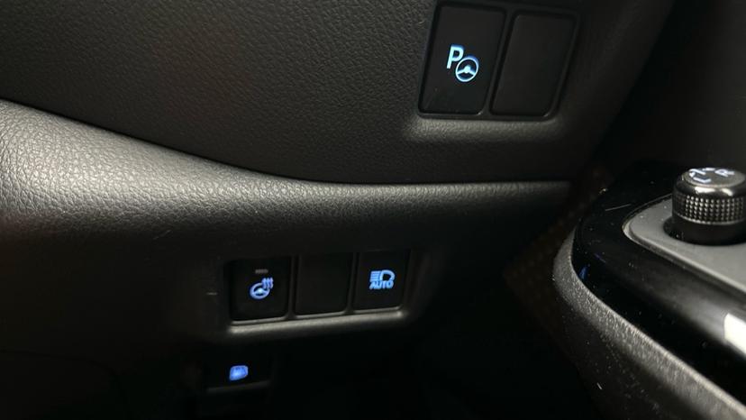 Auto Park /Heated Steering Wheel 