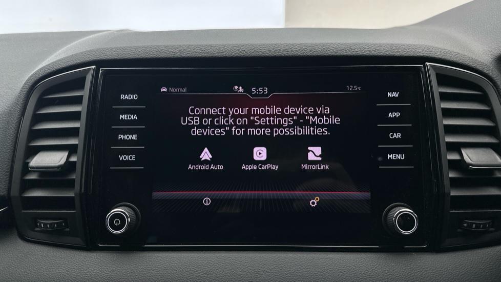 Apple Car Play & Android Auto