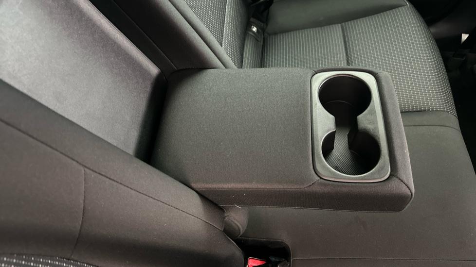 Rear Armrest/ Cup Holder