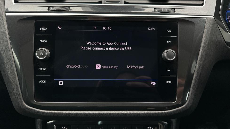 Apple Car Play & Android Auto