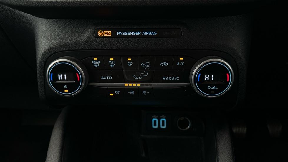 Air Conditioning /Dual Climate Control 