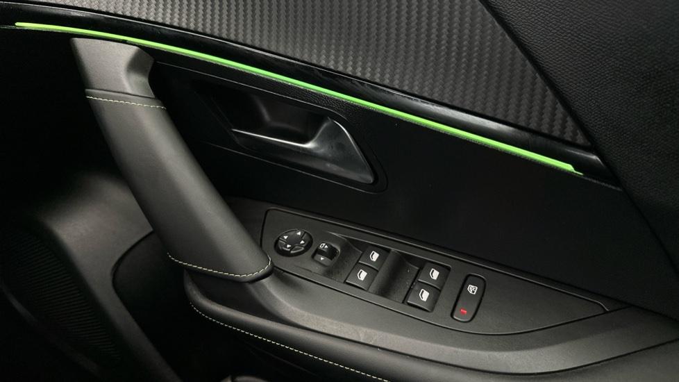 Electric Windows / Wing Mirrors /Ambient Lighting 