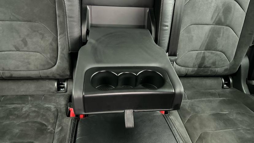 Rear Armrest/ Cup Holder