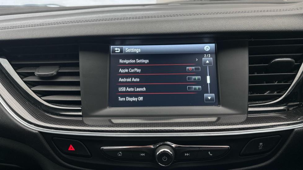 Apple Car Play & Android Auto