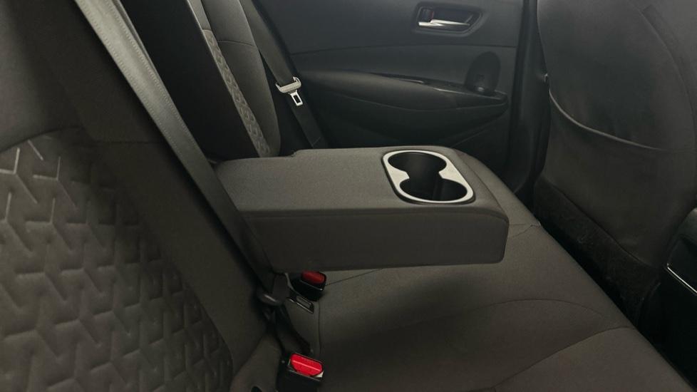 Rear Armrest/ Cup Holder