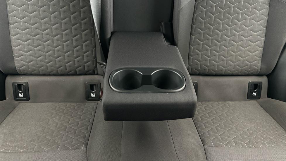 Rear Armrest/ Cup Holder