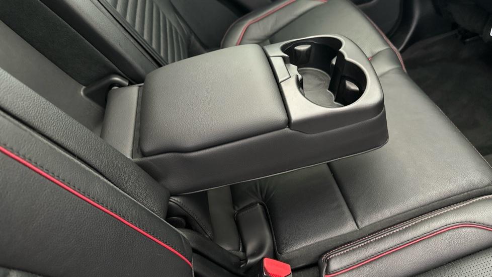 Rear Armrest/ Cup Holder