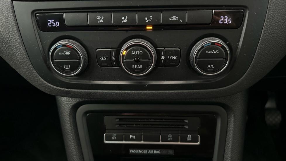 Air Conditioning /Dual Climate Control /Auto Stop/Start 