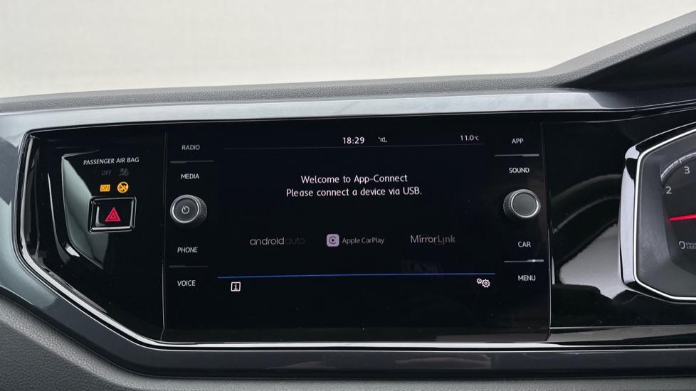 Apple CarPlay / Android Auto 