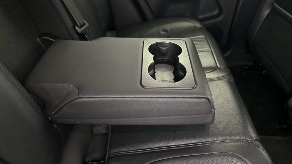 Rear Armrest/ Cup Holder