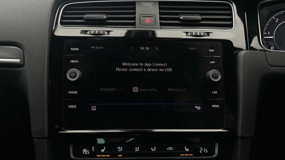 Apple Car Play & Android Auto