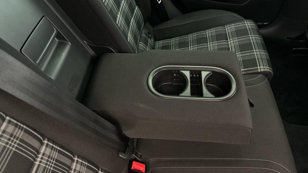 Rear Armrest/ Cup Holder