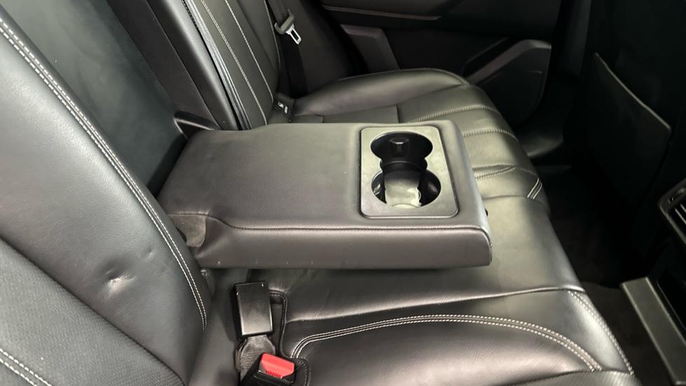 Rear Armrest/ Cup Holder