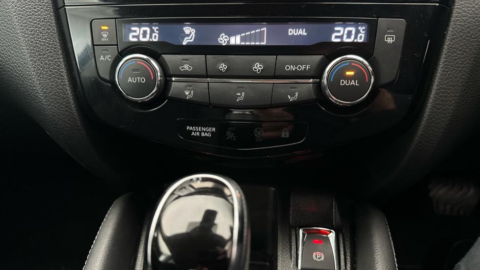 Dual Climate Control / Air Conditioning 