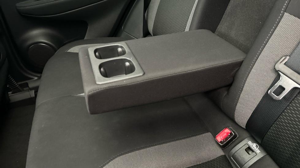 Rear Armrest/ Cup Holder