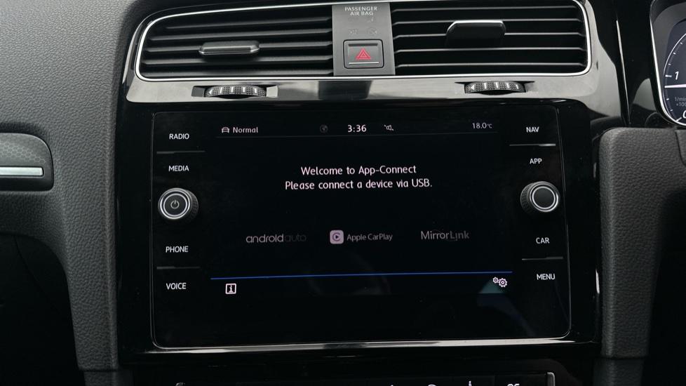 Apple Car Play & Android Auto