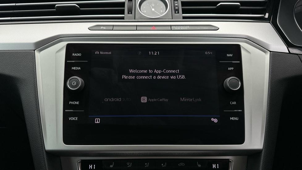 Apple Car Play & Android Auto