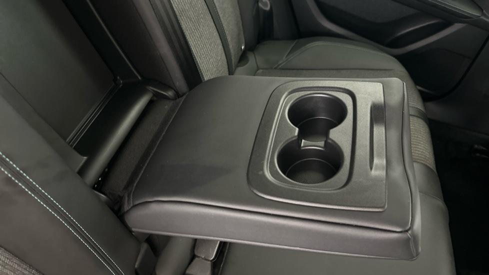 Rear Armrest/ Cup Holder